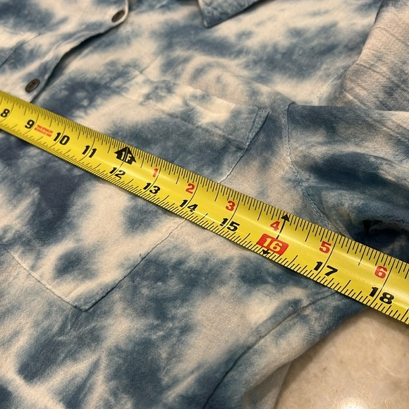 Ruff Hewn Tie Dye Button Down Shirt Blue &‎ White (Fits Like Small) - Picture 8 of 12